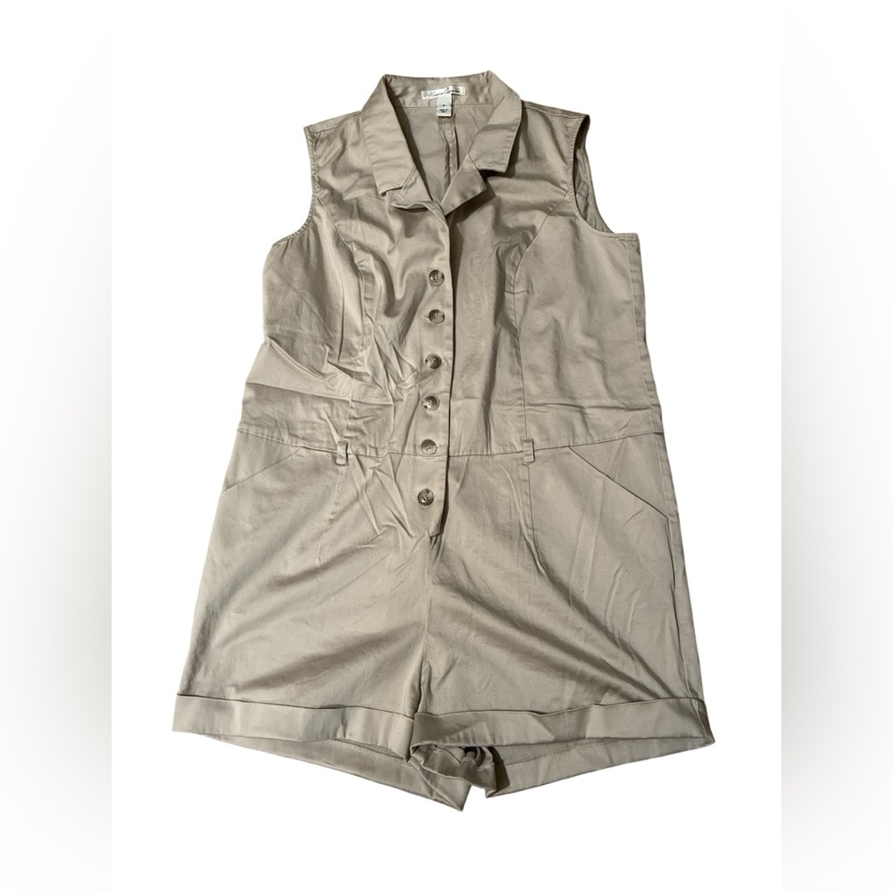 Kenneth Cole New York Beige Sleeveless Romper. Size 10. - Picture 14 of 14